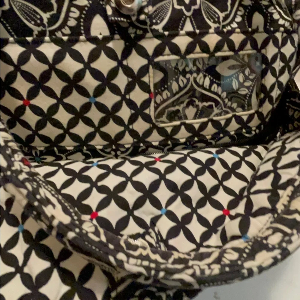 Vara Bradley laptop or traveler bag can use as a lagage or stack to your baggage - Picture 4 of 14